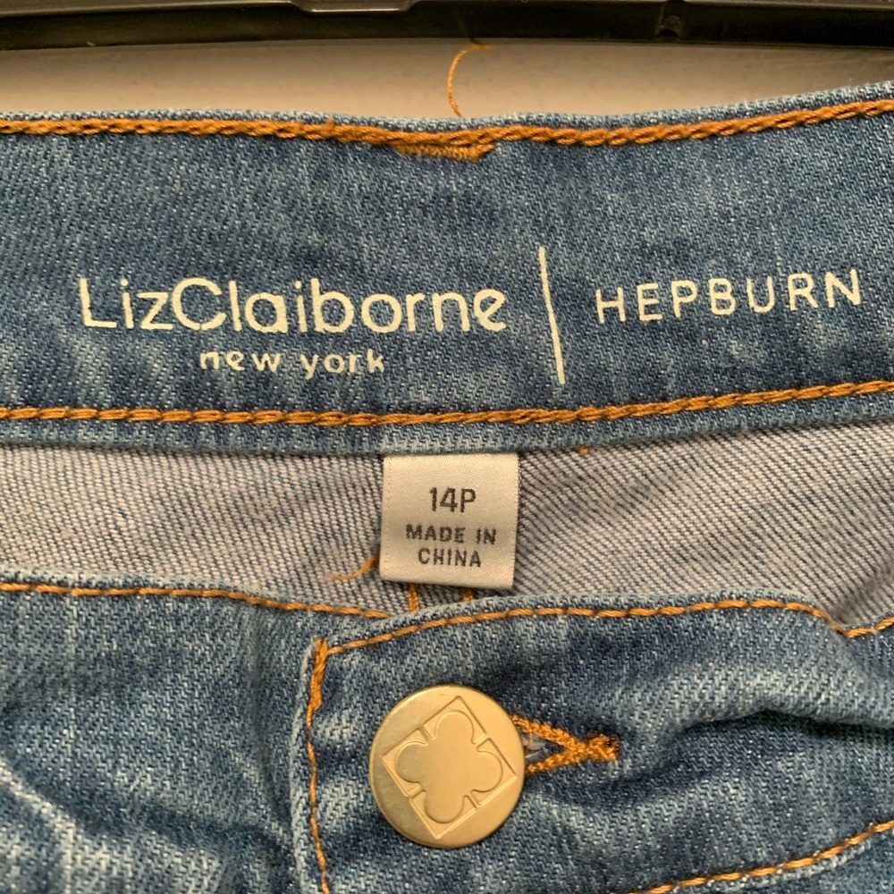 Liz Claiborne Jeans - Picture 2 of 3